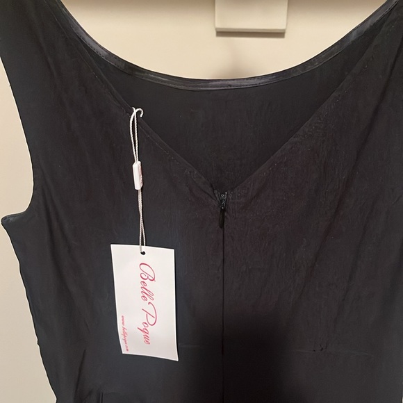 Black Sleeveless Pleated Midi Dress - Picture 4 of 4